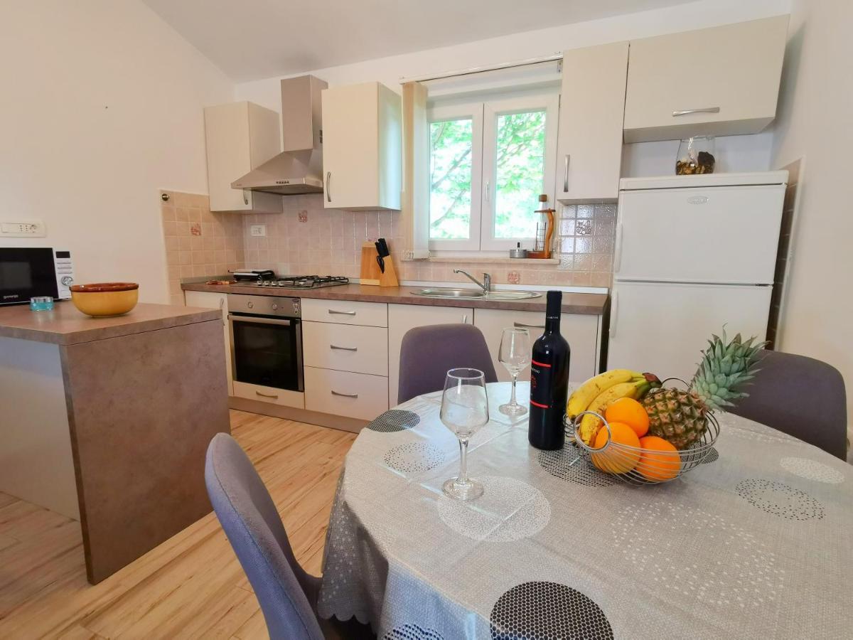 Holiday House Nela Labin  Buitenkant foto